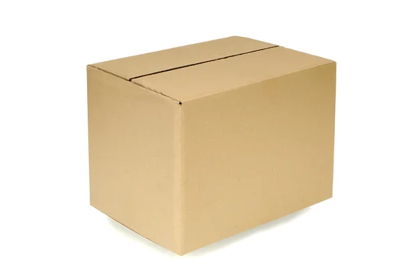 Обычная коричневая картонная коробка — стоковое фото