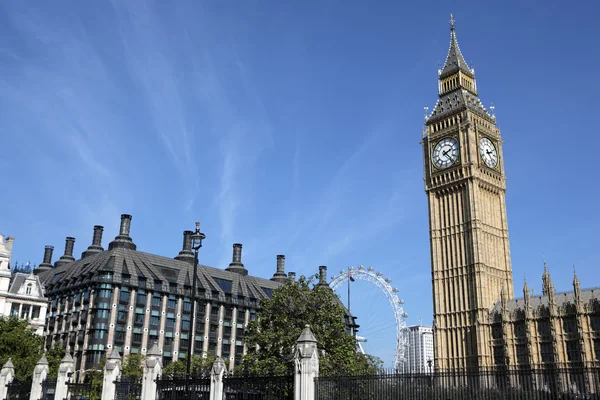 Big Ben подання від площі парламенту — стокове фото