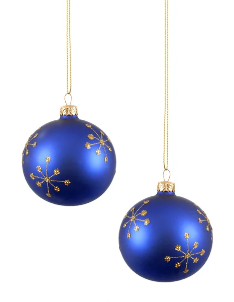 Bolas de Natal azuis ou bugigangas com padrão de floco de neve isolado — Fotografia de Stock