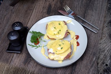 Yumurta Benedict bütün gün kahvaltı 