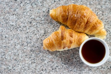 kruvasan mermer masa 