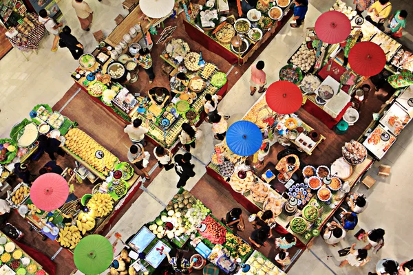 Mercado de alimentos colorido vista pájaro — Foto de Stock