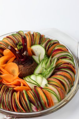 Pancar havuç salata salatalık dilimleri