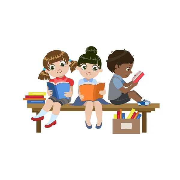 Niños sentados en el escritorio leyendo — Vector de stock