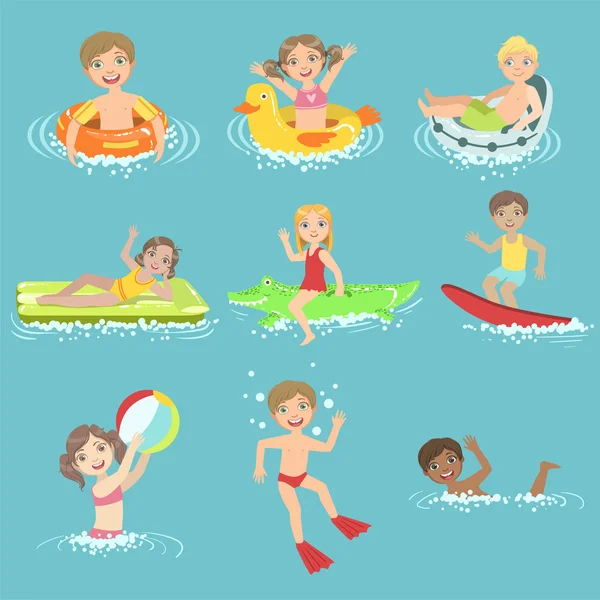 Kids Playing In the Water Set — Stock Vector