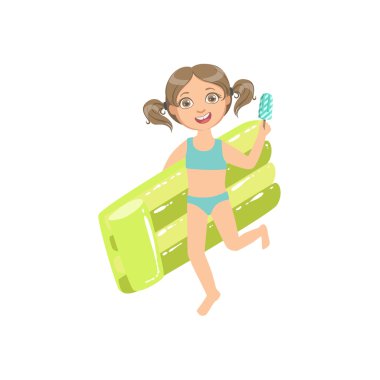 Kız Holding hava yatak ve dondurma bir sopa üzerinde yürüyüş