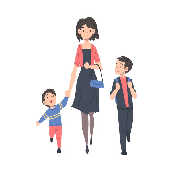 Matka biorąc swoje dzieci do szkoły rano, Rodzic i dziecko spacerując razem trzymając się za ręce Styl kreskówki Wektor ilustracji — Wektor stockowy