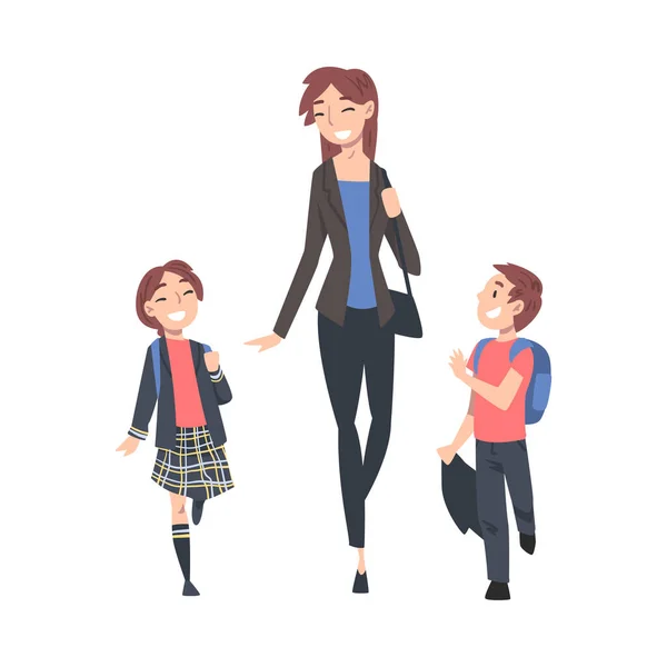 Madre llevando a su hijo y a su hija a la escuela por la mañana, padres e hijos caminando juntos sosteniendo las manos Ilustración vectorial de estilo de dibujos animados — Vector de stock