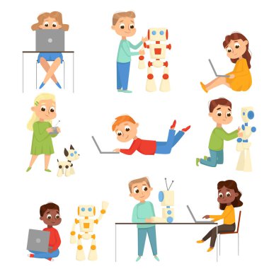 Çocuk Programcı Karakterleri Ayarları, Bilgisayarları Kullanan, Akıllı Robotlar Yaratan ve Programlayan Kız ve Oğlanlar, Çocuk Eğitim Projeleri Çizgi Film Stili Vektör İlülasyonu