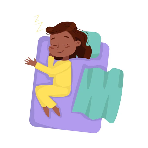 Симпатичная афроамериканская девочка, сладко спящая в своей кровати, вид из окна, постель, сладкие мечты о веселом ребенке, вектор стиля мультфильма. — стоковый вектор