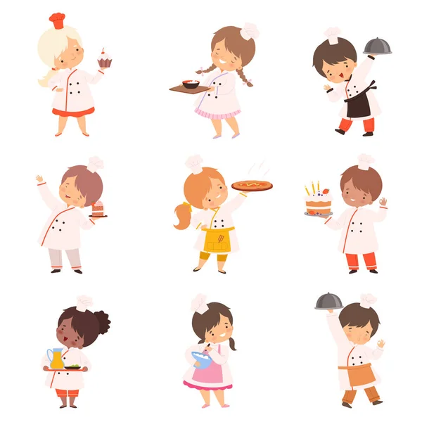 Симпатичные маленькие персонажи в униформе кулинаров в наборе Kitchen, мальчики и девочки с посудой Kitchen и свежеприготовленными блюдами — стоковый вектор