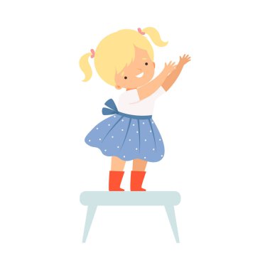 Paçavraları Temizliğe, Doğa ve Ekolojiyi Koruma Konsepti Çizgi Film Stili Vektör İllüstrasyonuna Yardım Eden Sevimli Kız