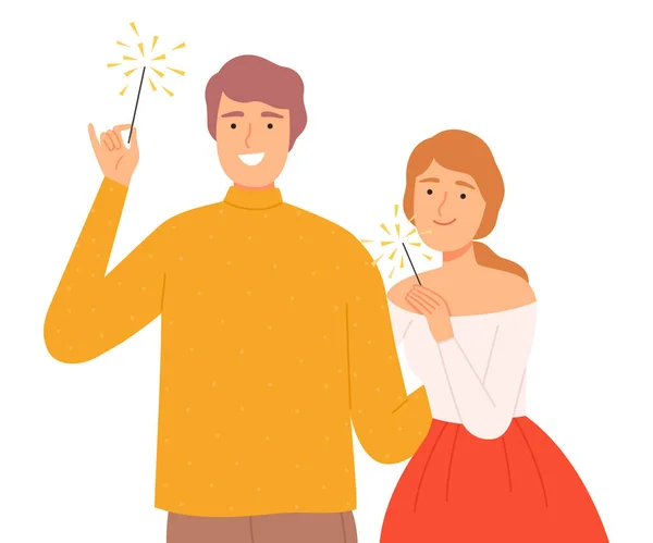 Glückliches junges Paar mit brennenden Wunderkerzen, lächelndem Mann und einer lächelnden Frau, die gemeinsam ein Weihnachtsfest feiern — Stockvektor