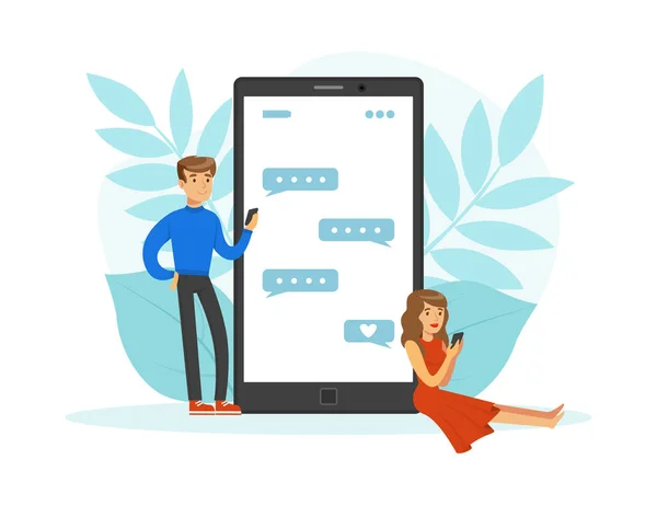 Couple utilisant l'application mobile pour sortir ensemble ou à la recherche de partenaire romantique, Homme et femme bavarder à l'aide de smartphones, Relations virtuelles Illustration vectorielle — Image vectorielle