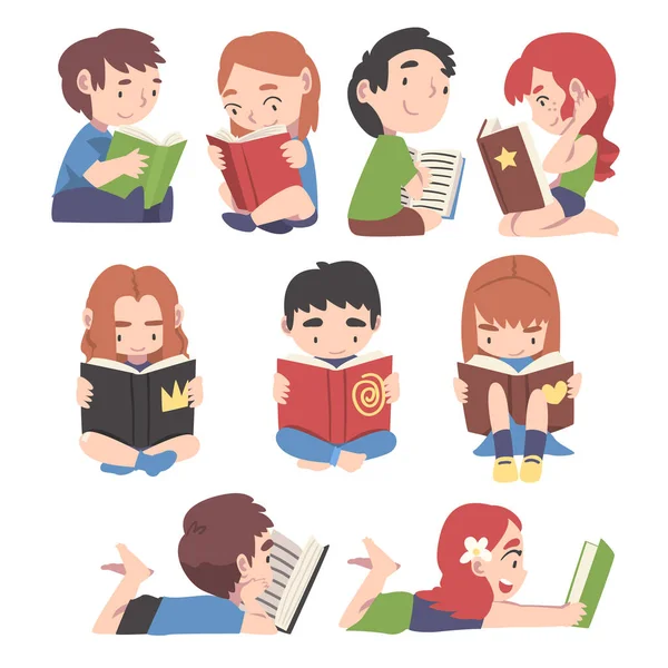 Παιδιά που κάθονται στο πάτωμα και ανάγνωση βιβλίων που, χαριτωμένο Αξιολάτρευτα αγόρια και κορίτσια Απολαμβάνοντας της Λογοτεχνίας, Δημοτικό Σχολείο μαθητές Χαρακτήρες Cartoon Style Διάνυσμα Εικονογράφηση — Διανυσματικό Αρχείο