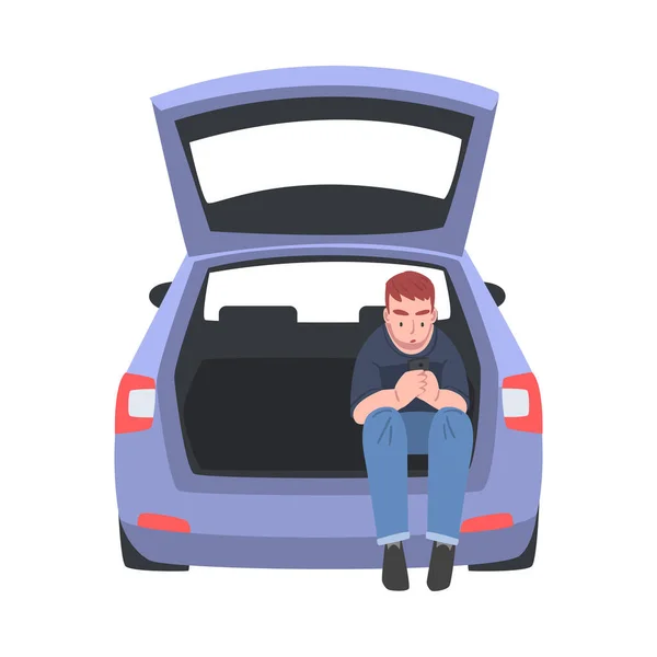 Hombre sentado en el maletero del coche usando la ilustración del vector del teléfono inteligente — Archivo Imágenes Vectoriales