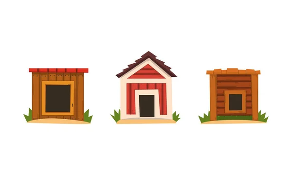 Set von hölzernen Hundehäusern, Kleines Haus für Hunde im Hinterhof Cartoon Vector Illustration — Stockvektor