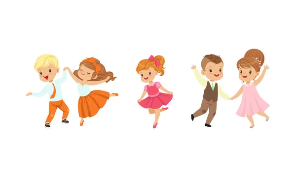 Pequeño niño y niña bailando en parejas y moviéndose a la música Vector Illustration Set — Archivo Imágenes Vectoriales