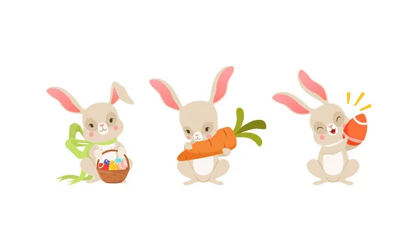 Niedliche Osterhasen Weidenkorb mit dekorierten Eiern und Karotten Vektor-Set — Stockvektor