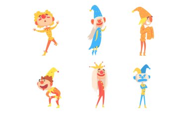 Komik Soytarılar Seti, Komedyenler ve Palyaçolar Renkli Kostümler Giyindi Çizgi Film Vektör Resimleri