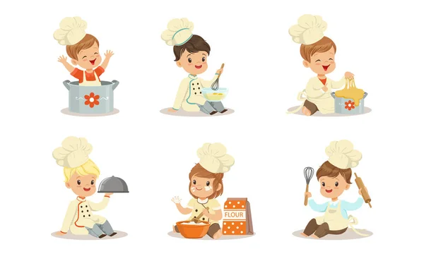 Leuke Kids Chefs Karakters Set, Schattige Kleine Kinderen in Uniform en Chef Hoed Koken en Bakken in de keuken Cartoon Vector Illustratie — Stockvector