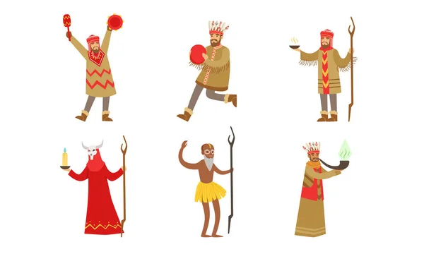 Amérindiens en vêtements traditionnels, personnages chamans effectuant des cérémonies religieuses Illustration vectorielle de bande dessinée — Image vectorielle
