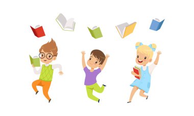 Sevimli çocuklar neşeyle zıplıyor ve kitapları hava vektörü setine fırlatıyor.