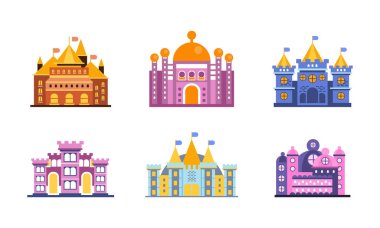 Peri Kalesi ve Kulelerde Bayrakları Olan Kale