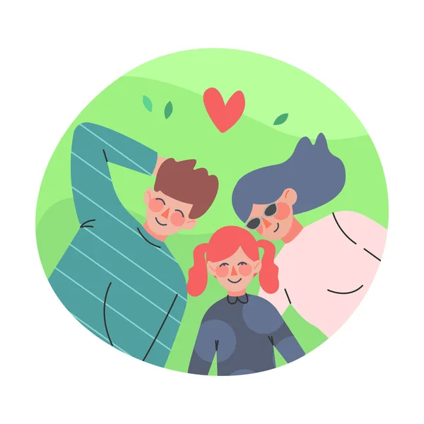 Família feliz com a mãe, pai e pequena filha deitada no gramado verde no quadro do círculo acima da vista Vector Ilustração — Vetor de Stock