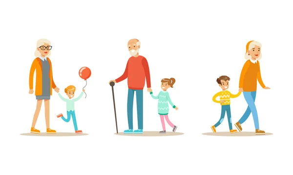 Prarodiče procházky v parku a trávení času se svými vnoučaty Set Cartoon Vector Illustration — Stockový vektor