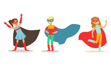 Süper Kahraman Kostümlü Mutlu Çocuklar, Maskeli Pelerin Giymiş Çocuklar ve Maskeli Maskeli Maskeli Balo Çizgi Filmi Vektör Resimleri