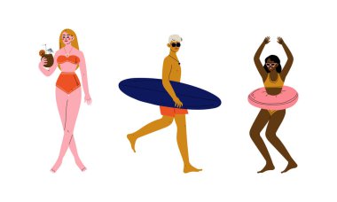 Deniz kıyısında yaz tatili yapan karakterler mayo ve güneş vektörü seti giyiyorlar.