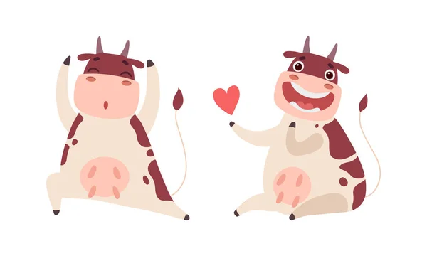 Roztomilé vtipné krávy postavy sada, rozkošný farma zvíře dělá jóga karikatura vektorové ilustrace — Stockový vektor