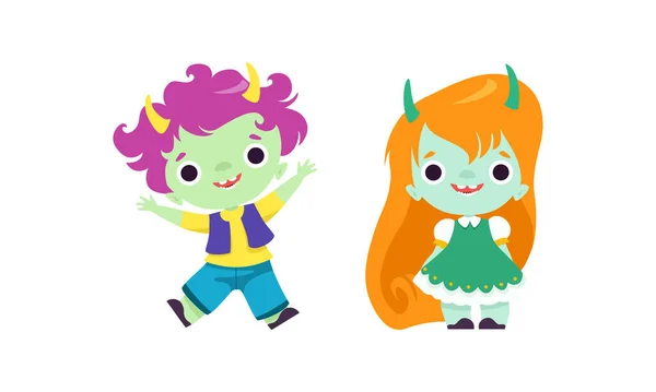 Ensemble de petits personnages de trolls, créatures fantastiques drôles de garçons et de filles avec différentes couleurs de cheveux Illustration vectorielle de bande dessinée — Image vectorielle