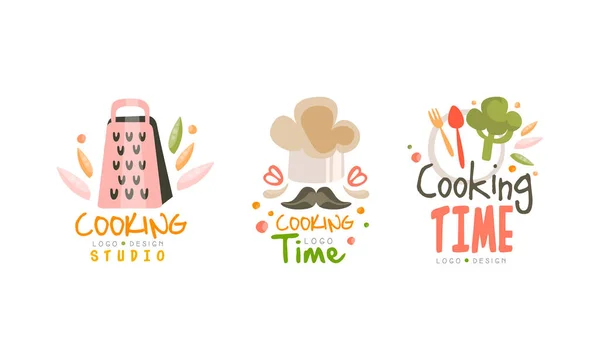 Czas gotowania Studio Logo Design Set, Cooking Studio Ręcznie rysowane etykiety Ilustracja wektorowa — Wektor stockowy