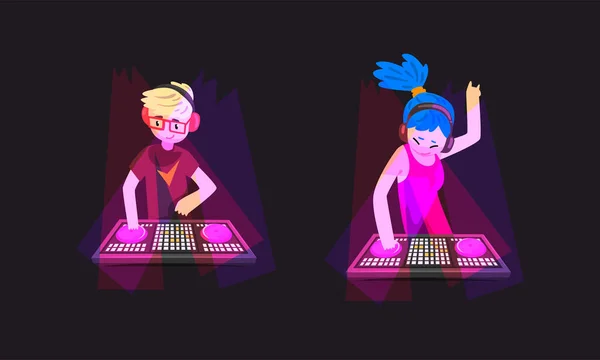 Dj Playing Progressive Electro Music at Nightclub Set, Male and Female Dj Making Modern Music at Electronic Mixing Console Cartoon Vector Illustration — Vector de stock