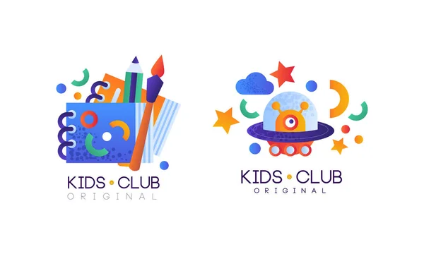 キッズクラブロゴデザインセット、幼稚園、遊び場、ゲームエリア、子供のためのパーティー明るいバッジフラットベクトルイラスト — ストックベクタ