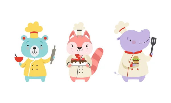 Niedliche Animal Chefs Character Set, Bär, Katze, Nilpferd in Uniform Kochen leckere Gerichte Cartoon Vector Illustration — Stockvektor