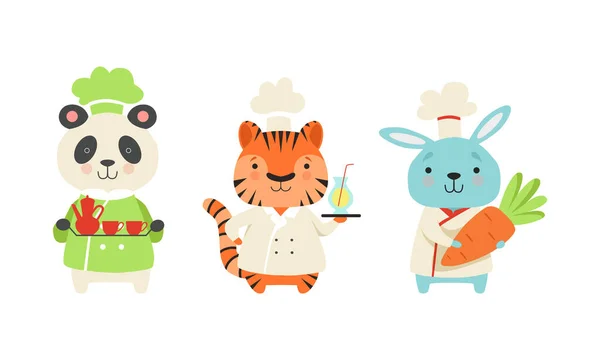 Söta djur Kockar Karaktärer Set, Panda Bear, Tiger, Kanin i enhetlig matlagning läckra rätter Tecknad vektor Illustration — Stock vektor