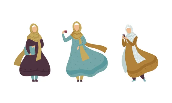 Femme musulmane dans le Hijab tenant le livre et utilisant Smartphone Vector Set — Image vectorielle