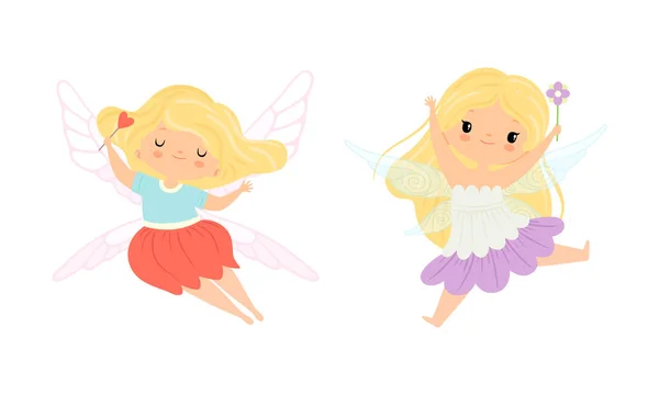 Menina Pixie bonito com asas etéreas voando com conjunto de vetores varinha mágica — Vetor de Stock