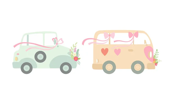 Voiture Vintage décorée avec des fleurs et un ruban comme ensemble vectoriel de véhicule rétro de mariage — Image vectorielle