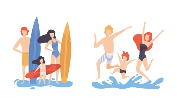 Familia en la escena de la playa con el padre, la madre y el niño divirtiéndose con tablas de surf salpicando en el conjunto de vectores de agua — Vector de stock