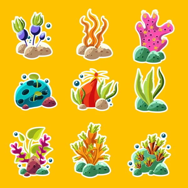 Dibujos animados bajo el agua plantas y criaturas — Vector de stock