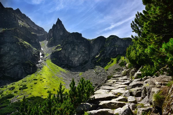 Landschaft des Mnich-Gipfels in der Tatra — Stockfoto