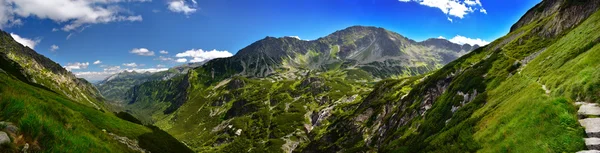 Tatra mountain vadide beş göl manzarasına