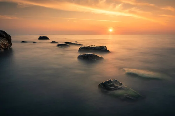 Belle Pietre Sulla Spiaggia Del Mar Baltico Tramonto Polonia — Foto Stock