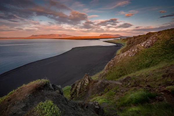 Прекрасний Захід Сонця Лісистій Місцевості Біля Скелі Hvitserkur Північна Ісландія — стокове фото