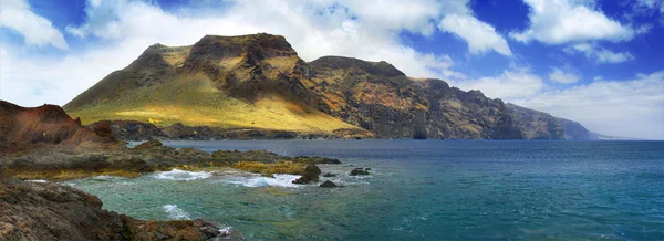 Vista panoramica di Punta del Teno dall'isola di Tenerife — Foto Stock