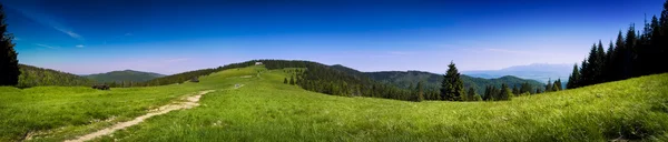 Vista panorámica del paisaje en las montañas Tatra — Foto de Stock
